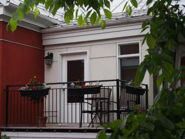 Auberge aux Deux Lions : photo 4 de la chambre chambre deluxe avec balcon