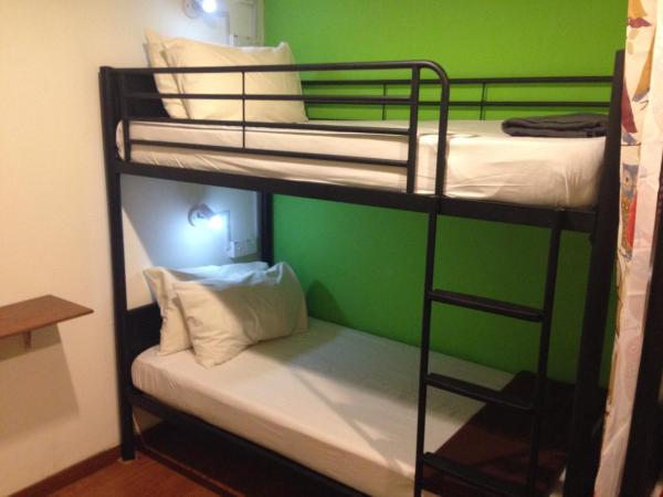 Woodpecker Lodge, Kuching : photo 2 de la chambre lit dans un dortoir de 4 lits