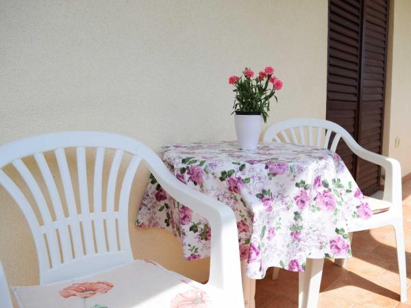 Guesthouse Marko : photo 10 de la chambre chambre double avec salle de bains privative