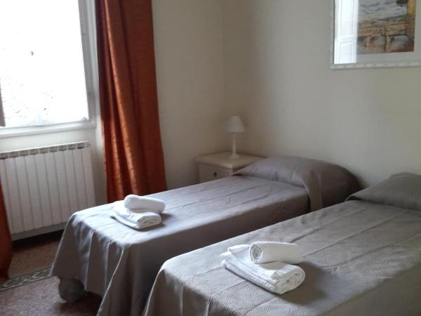 B&B IL TABERNACOLO : photo 2 de la chambre chambre double ou lits jumeaux avec salle de bains privative