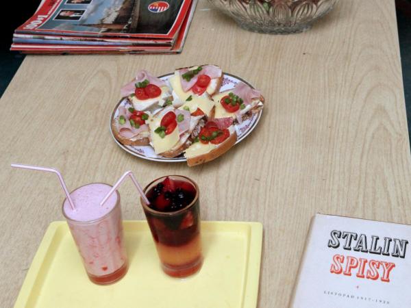 10-Z Bunker : photo 8 de la chambre chambre double ou lits jumeaux avec salle de bains commune