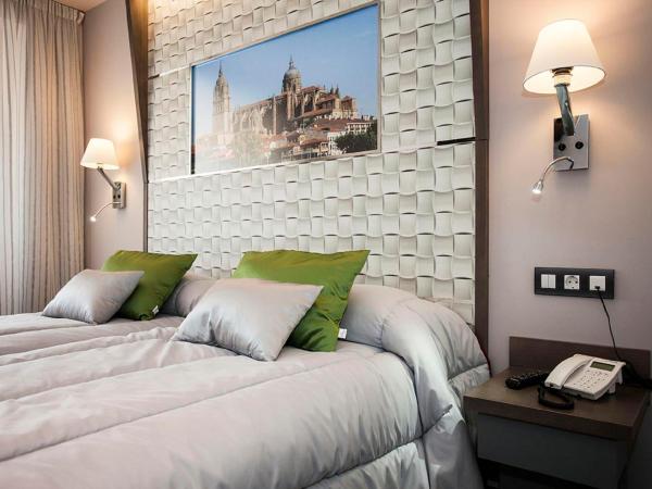 Hostal Barcelona : photo 9 de la chambre chambre double ou lits jumeaux