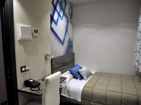 Hostal Barcelona : photo 2 de la chambre chambre simple