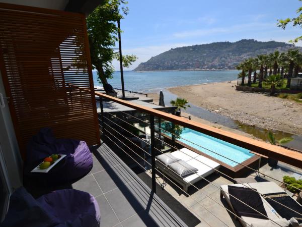 En Vie Beach Boutique Hotel - Adults Only : photo 4 de la chambre chambre lit king-size - vue sur mer