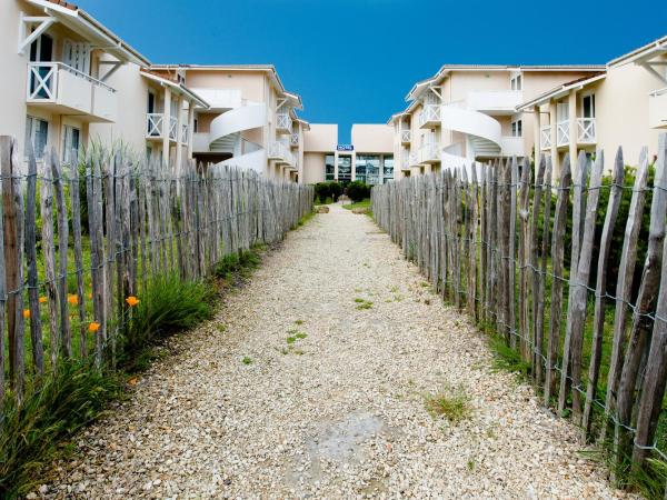 Hôtel L'Océane : photo 5 de la chambre chambre familiale (2 adultes et 2 enfants)