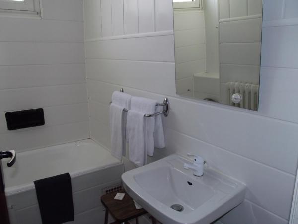 Hotel Valérie : photo 9 de la chambre chambre double sud - vue sur montagne