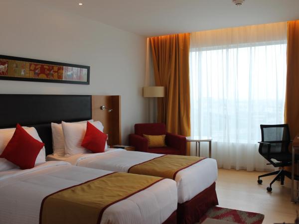 Mercure Hyderabad KCP Banjara Hills, An Accor Hotel : photo 3 de la chambre superior room with two single beds,city view with 10% discount on food & soft beverages (except in room dining)