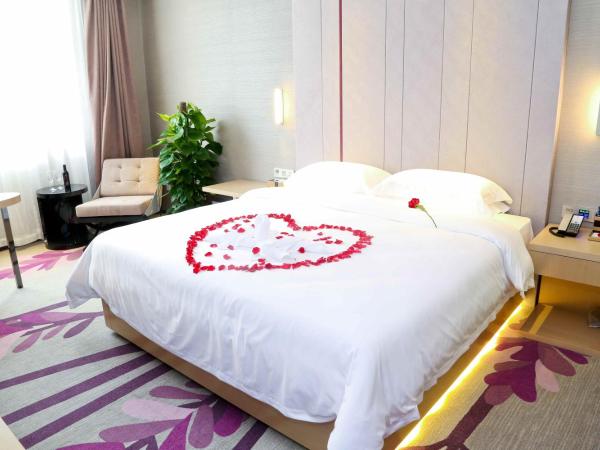Lavande Hotel Baiyun International Airport Branch : photo 2 de la chambre mainland chinese citizens - romantic enjoy room