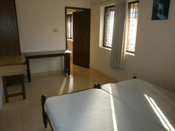 Prems Homestay : photo 4 de la chambre suite familiale avec ventilateur
