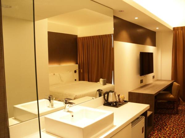 Amerin Hotel Johor Bahru : photo 4 de la chambre hébergement lit king-size super deluxe