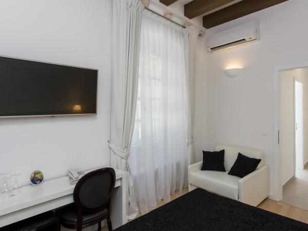 Rooms Klarisa Palace : photo 8 de la chambre chambre double standard