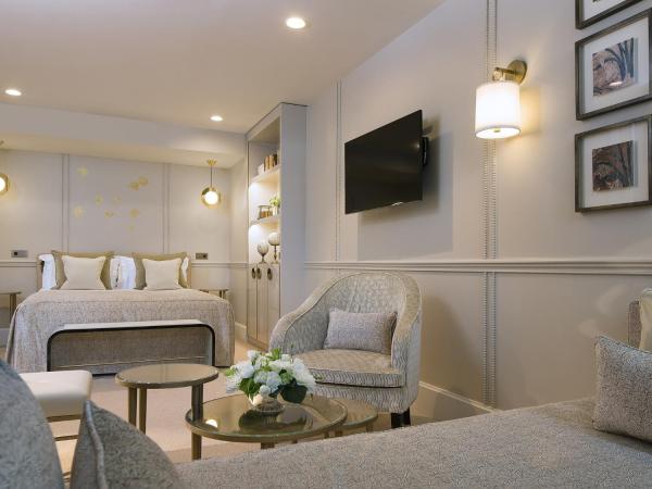 Le Narcisse Blanc : photo 1 de la chambre suite les toits de paris