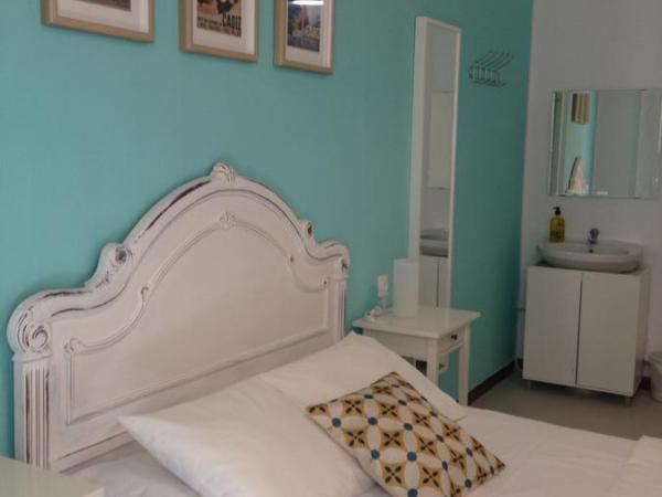 Pensión Cádiz : photo 1 de la chambre chambre triple Économique avec salle de bains commune