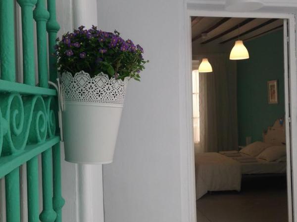 Pensión Cádiz : photo 1 de la chambre chambre triple avec salle de bains privative