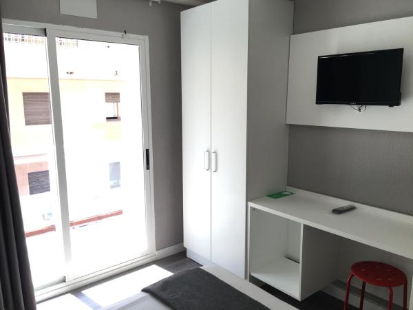 Hostal Boutique BBB Auto check in : photo 2 de la chambre chambre double avec terrasse