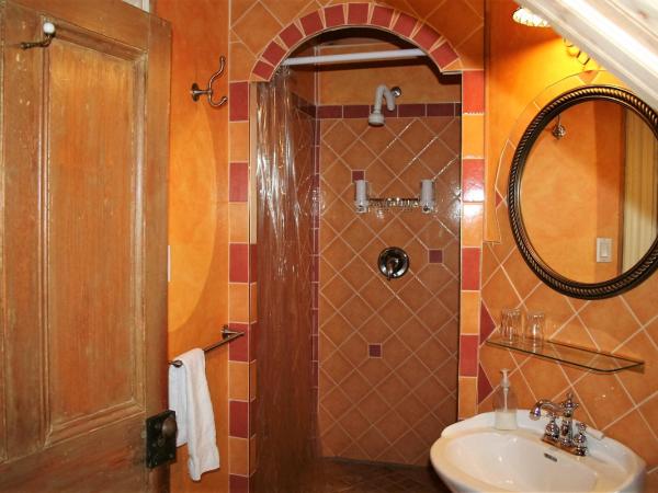 Gîte À l'Augustine : photo 6 de la chambre suite - vue sur jardin