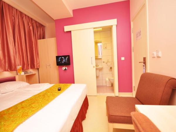 Han Hotel : photo 2 de la chambre chambre double ou lits jumeaux