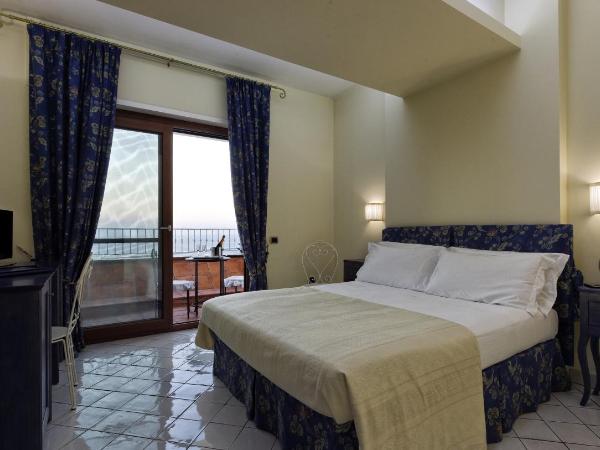 Hotel Villa Poseidon & Events : photo 4 de la chambre chambre double supérieure avec terrasse - vue sur mer 