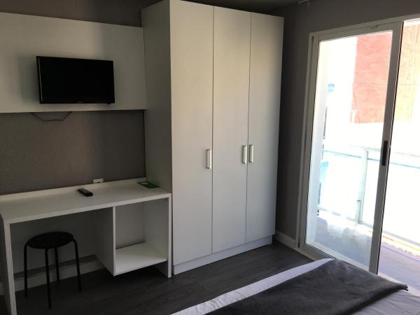 Hostal Boutique BBB Auto check in : photo 8 de la chambre chambre double avec balcon (3 adultes)