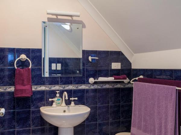 Aarn House B&B Airport Accommodation : photo 4 de la chambre chambre lits jumeaux avec salle de bains privative