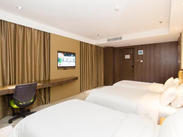 Kaiserdom Hotel - Visit Canton Tower & Beijing Road , Shuttle Bus to CantonFair Complex & Breakfast during Canton Fair period : photo 4 de la chambre chambre triple affaires