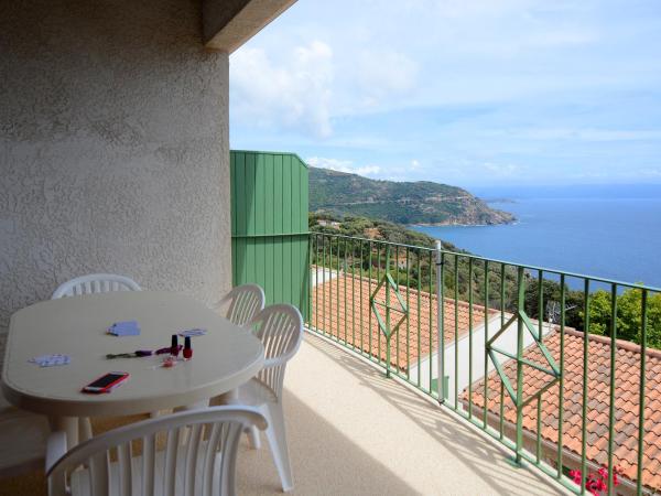 Residence Roc E Mare Cargèse : photo 6 de la chambre appartement 3 chambres - vue sur mer