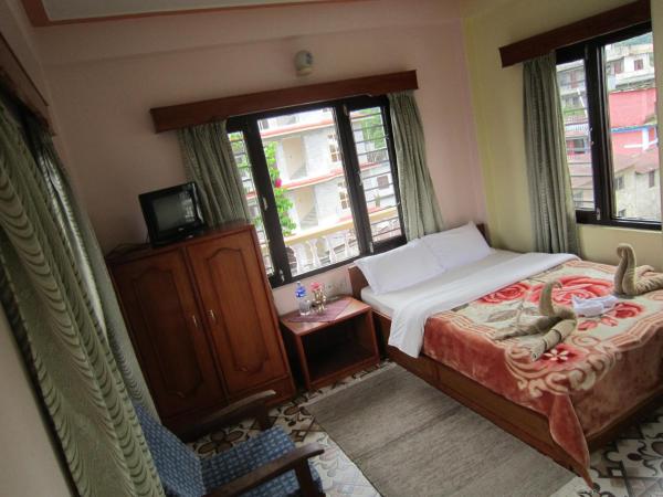 New Annapurna Guest House : photo 4 de la chambre chambre standard - vue sur montagne
