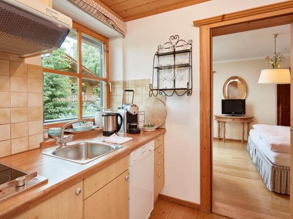 Landsitz Römerhof - Hotel Apartments : photo 2 de la chambre appartement 1 chambre premium avec balcon