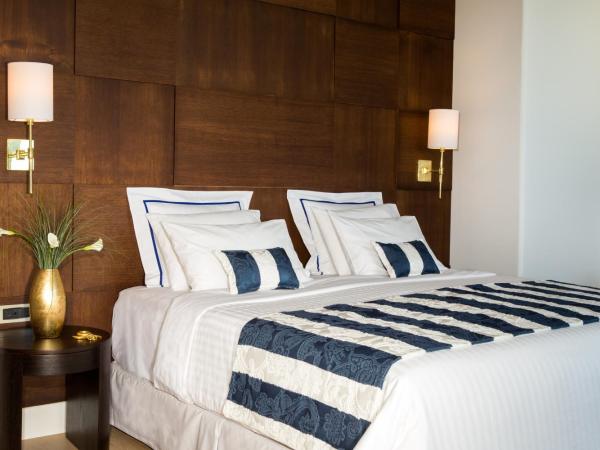 Aquila Atlantis Hotel : photo 5 de la chambre grand suite vue port