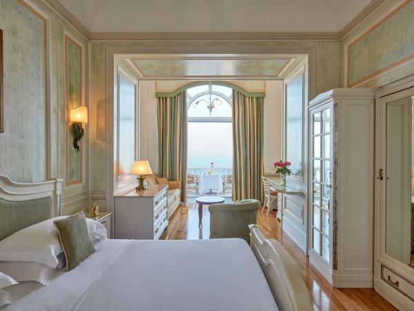 Grand Hotel Excelsior Vittoria : photo 2 de la chambre chambre double deluxe - vue sur mer