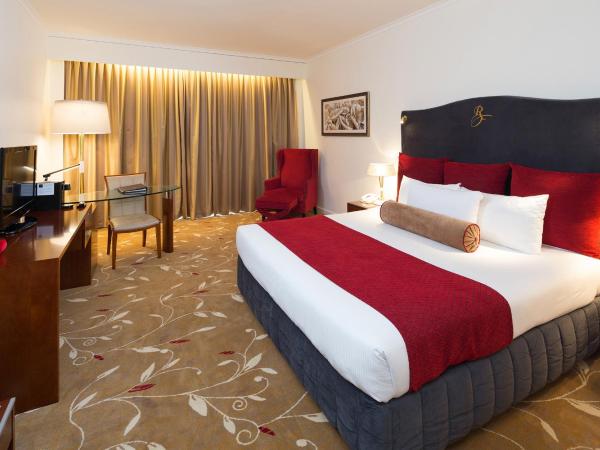 Royal On The Park : photo 3 de la chambre chambre lit king-size deluxe - vue sur ville