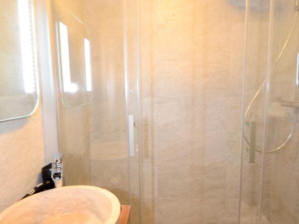 Green hotels Confort Paris 13 : photo 7 de la chambre chambre double ou lits jumeaux