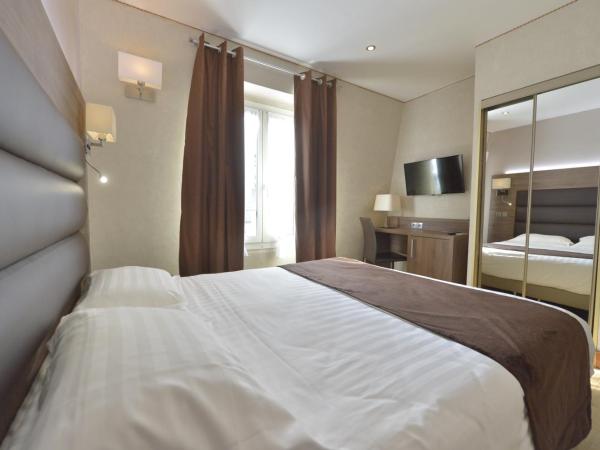 Htel Renoir Montparnasse : photo 5 de la chambre chambre double avec lit d'appoint (3 adultes)