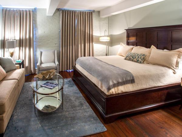 Olde Harbour Inn, Historic Inns of Savannah Collection : photo 9 de la chambre suite 1 chambre lit king-size - vue sur rue - desservie uniquement par des escaliers