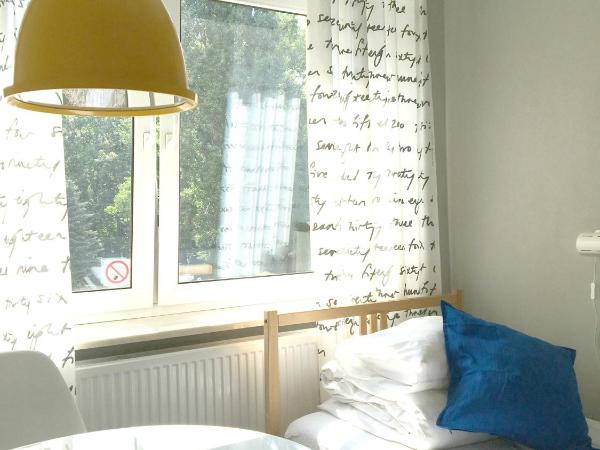 Cloud Hostel : photo 2 de la chambre chambre lits jumeaux avec salle de bains commune