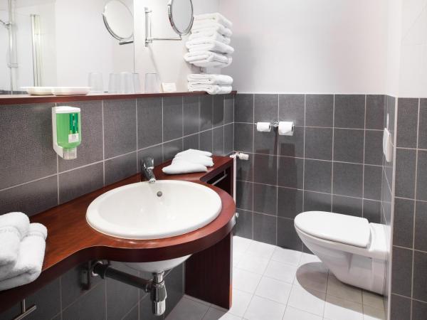 Best Western Adagio Saumur : photo 6 de la chambre chambre triple