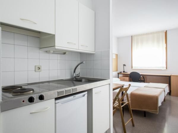 Residencia Universitaria Campus de Montilivi : photo 4 de la chambre studio simple (2 adultes)