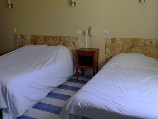 Hotel De La Bastide : photo 1 de la chambre chambre triple