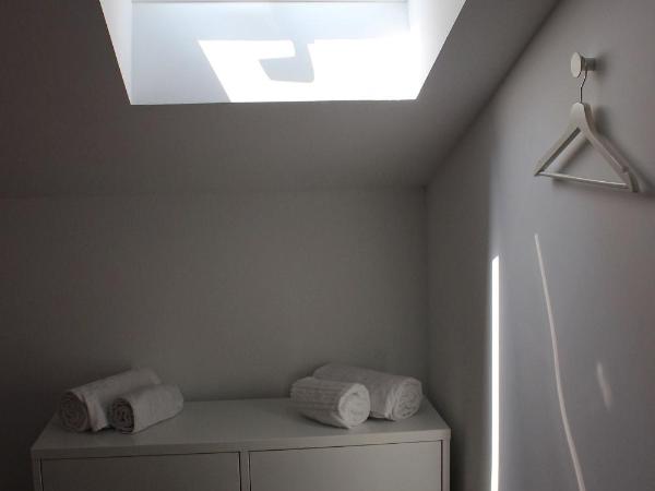 UAU Hostel : photo 6 de la chambre chambre double avec salle de bains commune