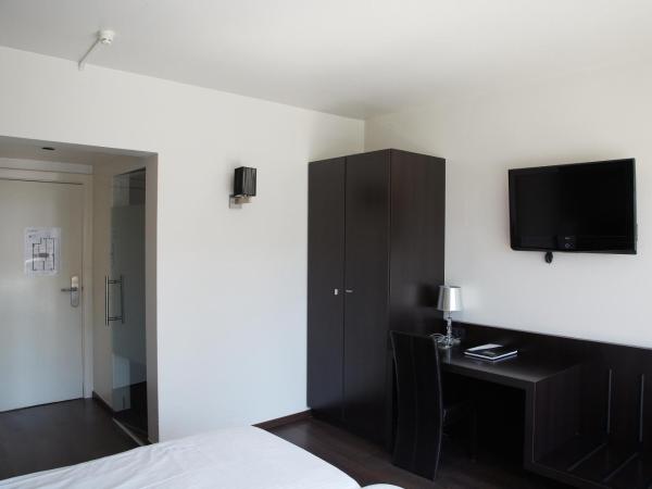 Hôtel Ambassadeur : photo 7 de la chambre chambre lits jumeaux deluxe