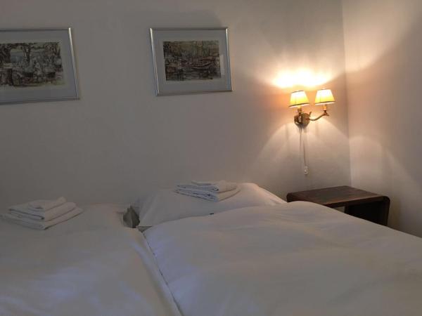 Bottega del Vino Guesthouse : photo 3 de la chambre chambre lits jumeaux avec salle de bains commune