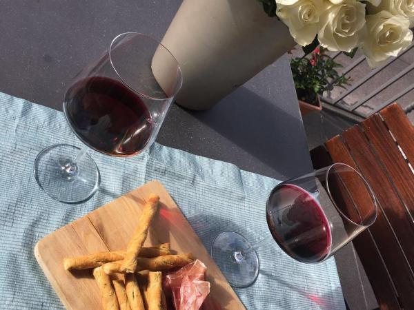 Bottega del Vino Guesthouse : photo 1 de la chambre chambre double avec salle de bains commune