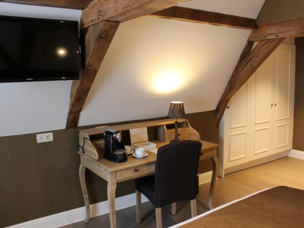 Boutique Hotel De Castillion - Small elegant family hotel : photo 3 de la chambre chambre triple classique