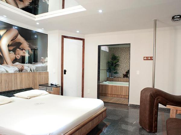 Hotel Itaoka (Adults Only) : photo 5 de la chambre chambre lit queen-size avec baignoire spa