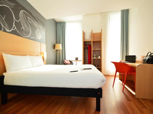 ibis Edinburgh Centre South Bridge - Royal Mile : photo 4 de la chambre chambre double premium avec coin salon confortable