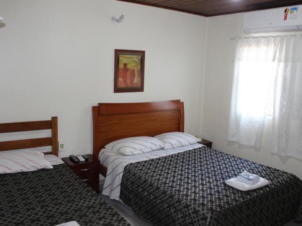 Hotel Turiassú : photo 5 de la chambre chambre lits jumeaux