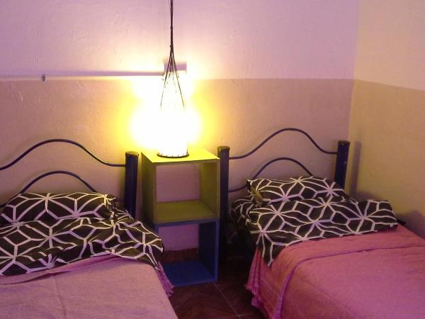 Hospedaje La Rana : photo 1 de la chambre chambre lits jumeaux avec salle de bains privative