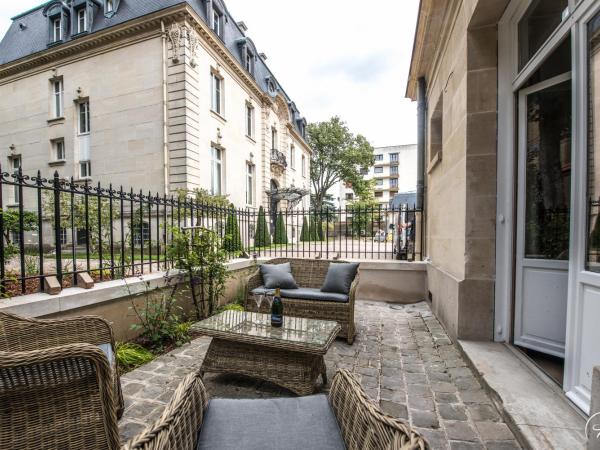 Les Suites du Champagne de Venoge : photo 4 de la chambre chambre double avec terrasse