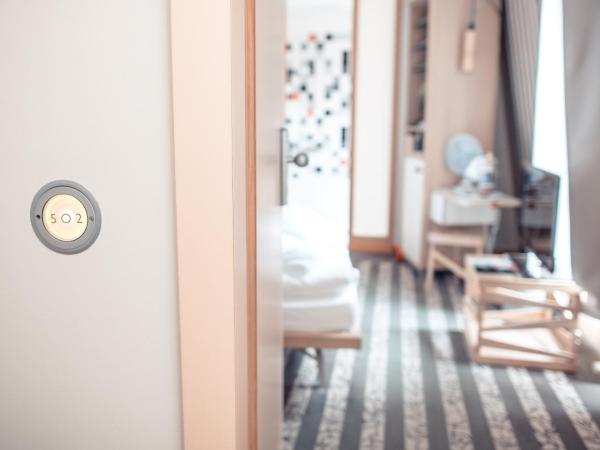 Hotel Bleibtreu Berlin by Golden Tulip : photo 1 de la chambre chambre standard lit queen-size