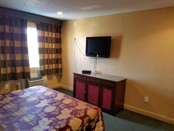 Central Inn Motel : photo 4 de la chambre chambre lit king-size